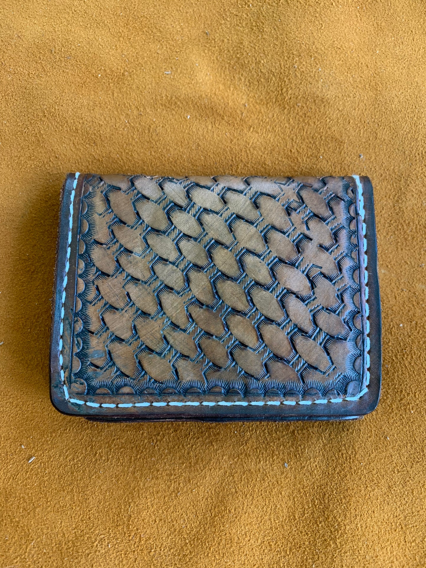 Diagonal Pattern L-Fold Leather Wallet