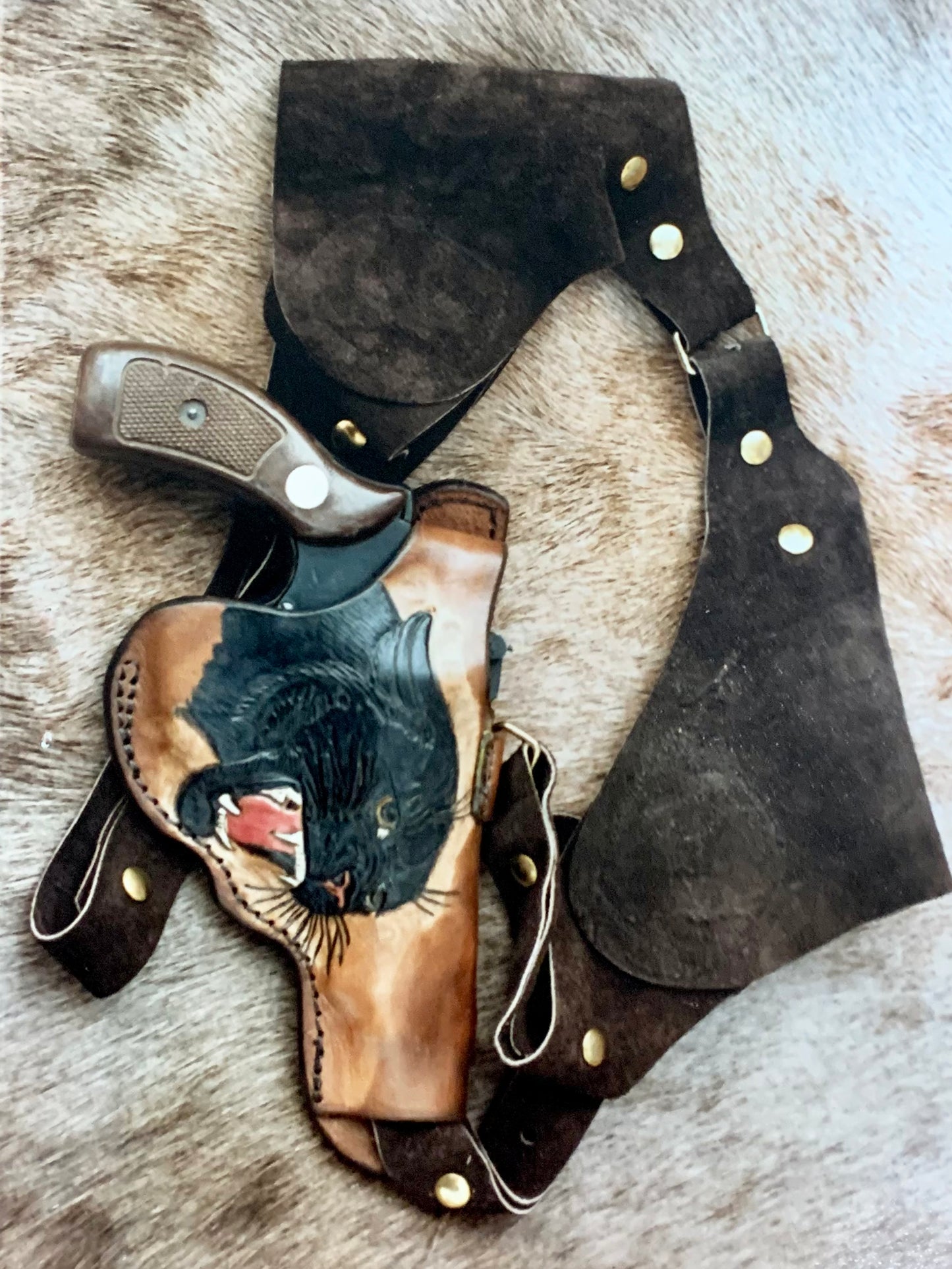 Custom Leather Holsters & Gun Belts