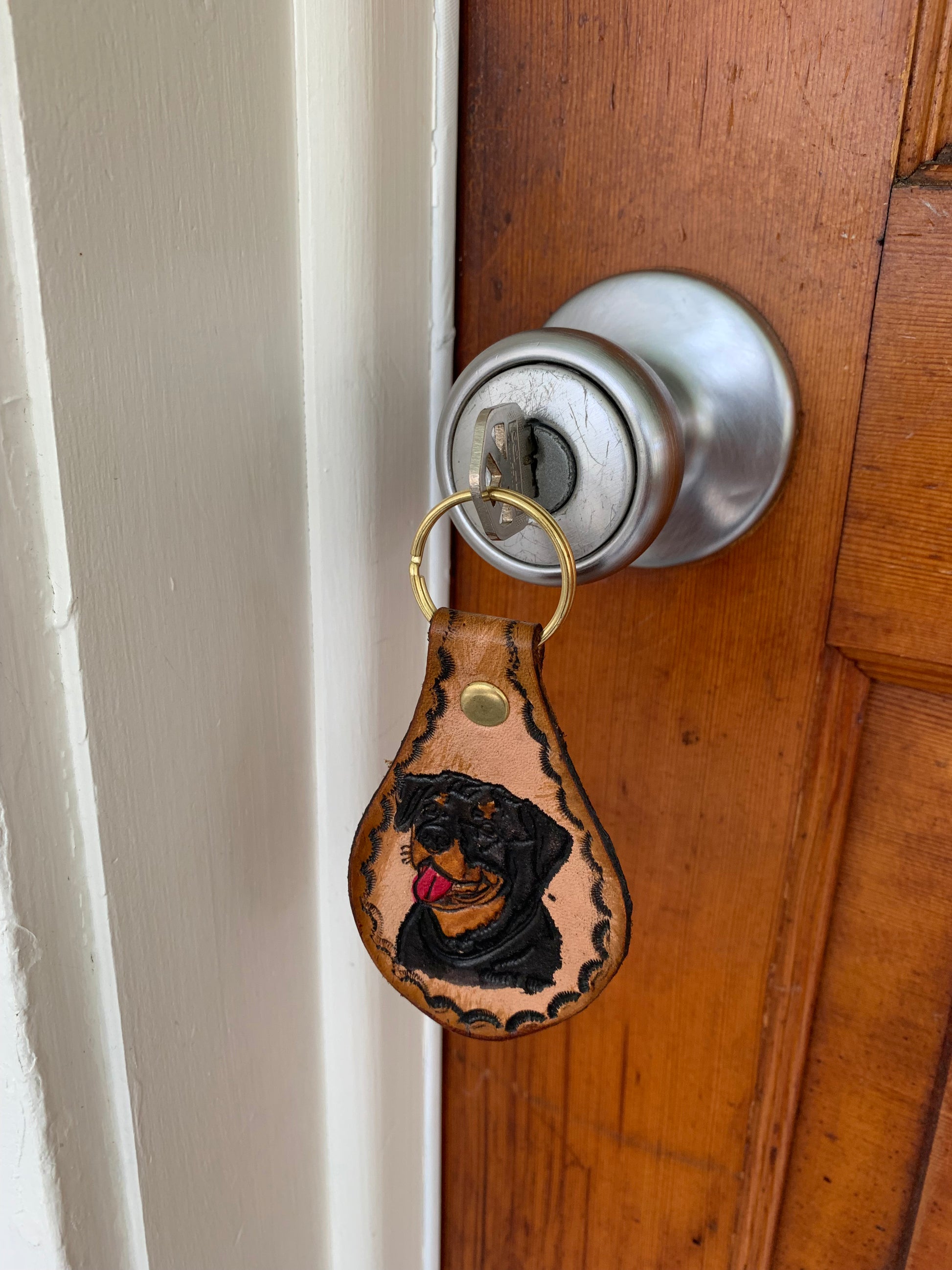 CustomLeatherCreations Dog Lovers Leather Keychain - Handmade Leather Keychain Labrador